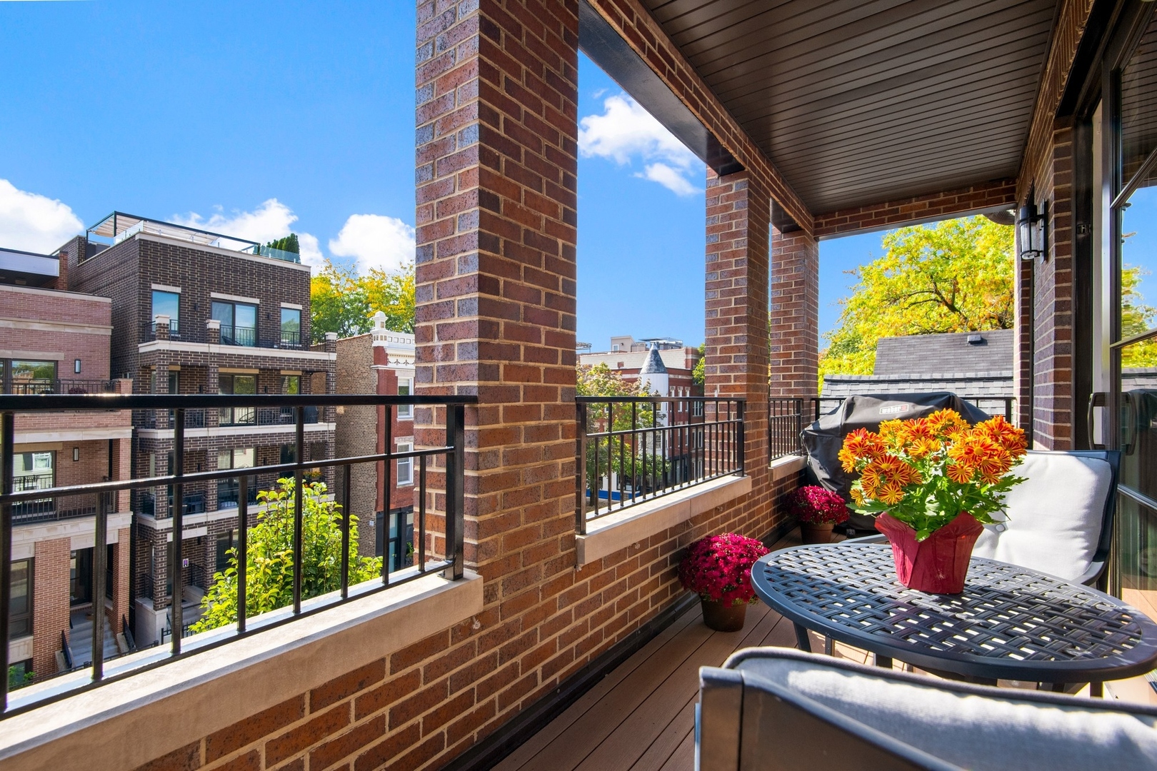1320 W Wrightwood Avenue Unit: 2