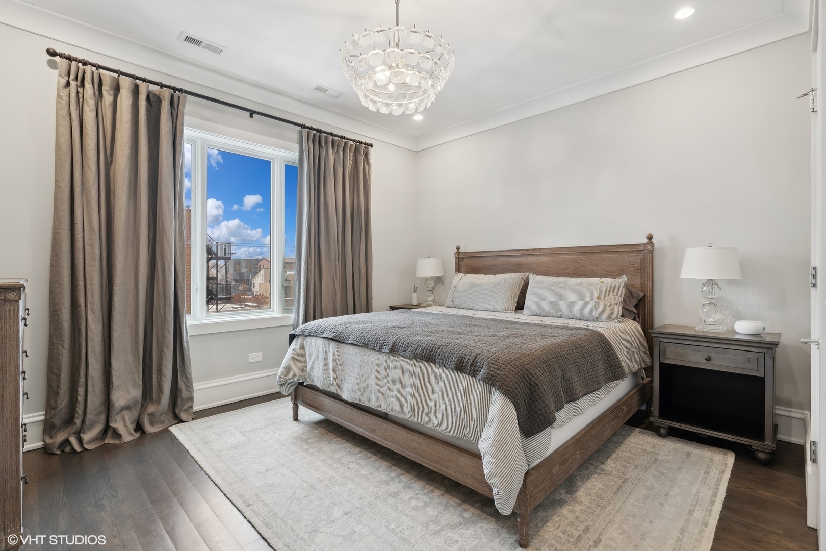 1320 W Wrightwood Avenue Unit: 2