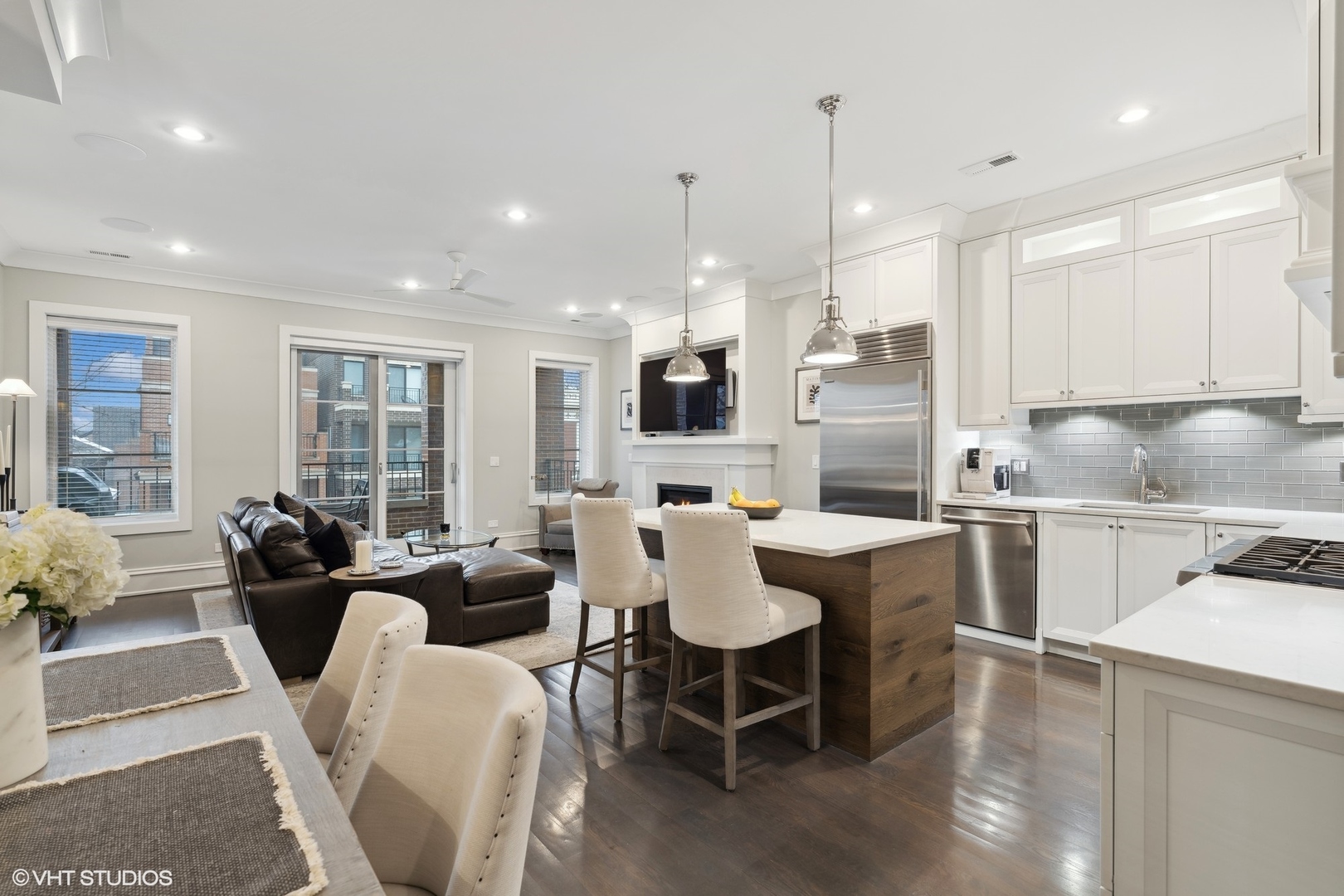 1320 W Wrightwood Avenue Unit: 2