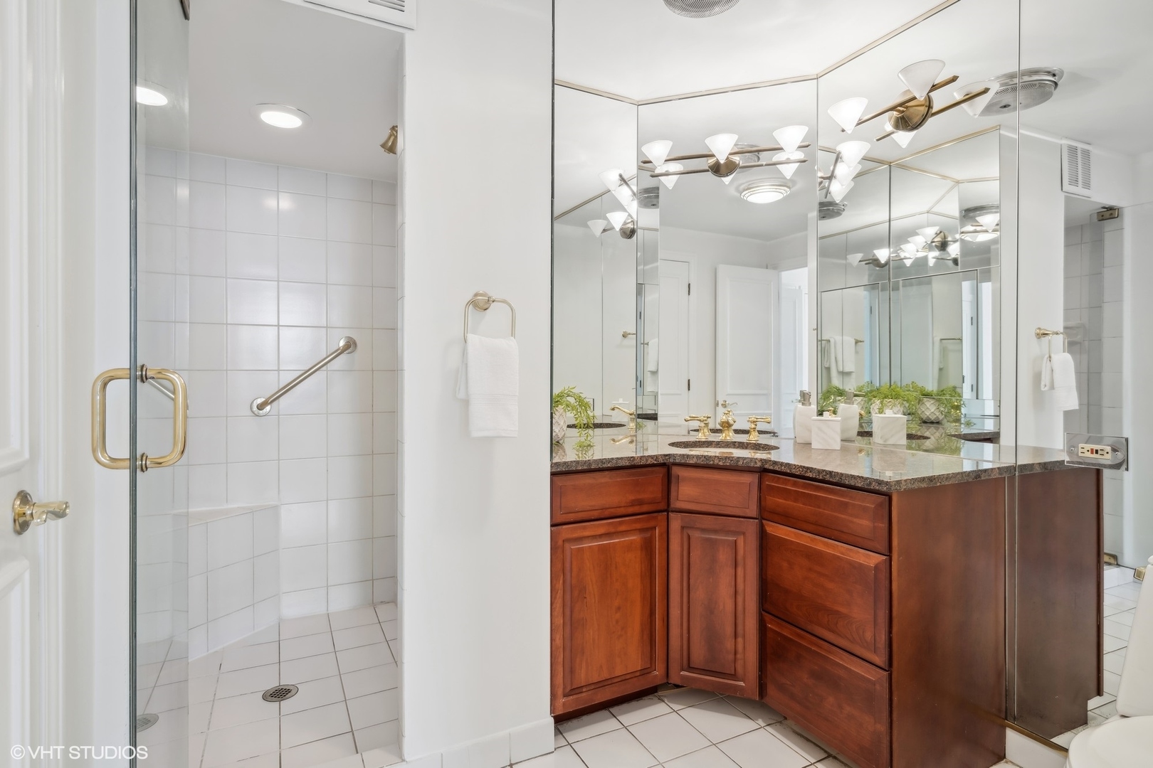 1040 N Lake Shore Drive Unit: 30A