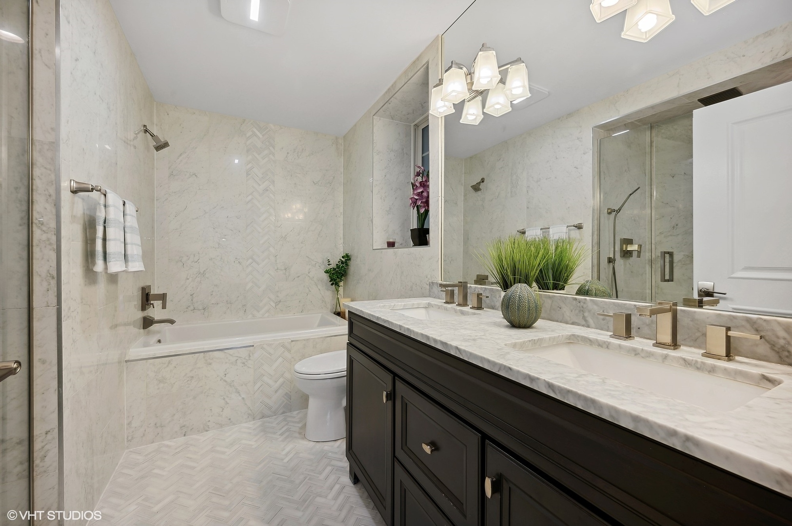 2343 N Bosworth Avenue