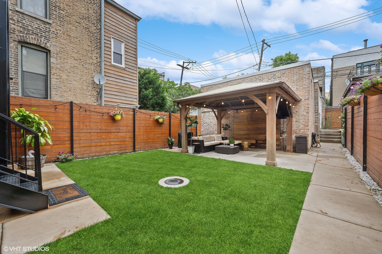 2343 N Bosworth Avenue