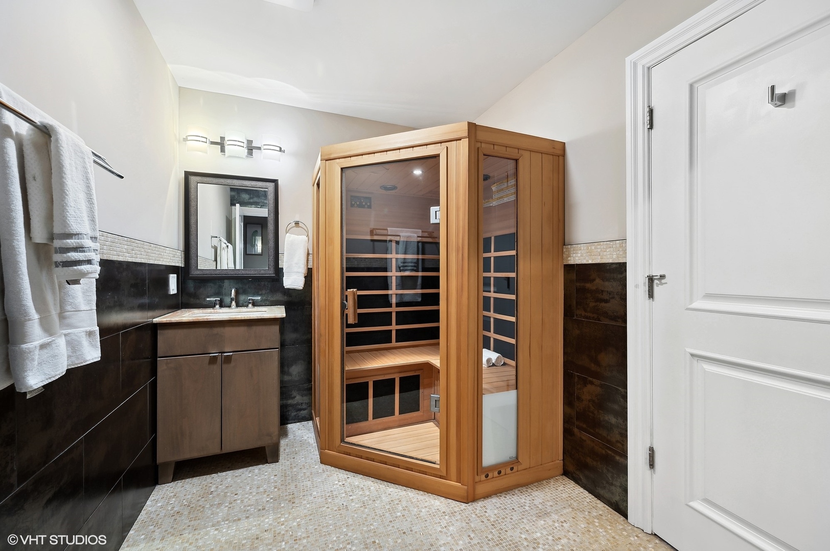 2343 N Bosworth Avenue