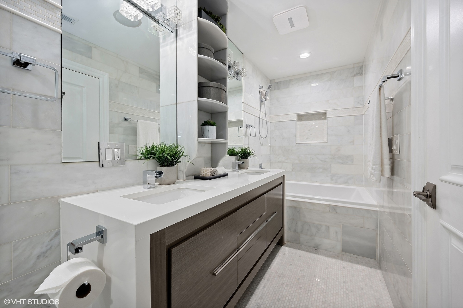 2343 N Bosworth Avenue