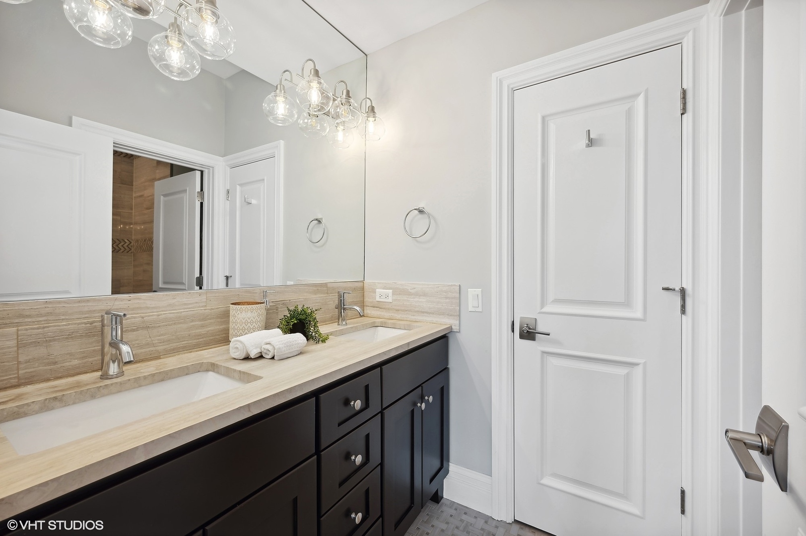 2343 N Bosworth Avenue