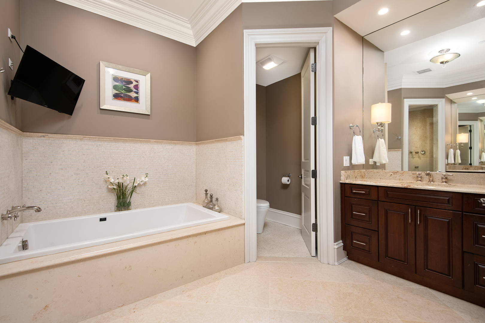 2706 N Mildred Avenue