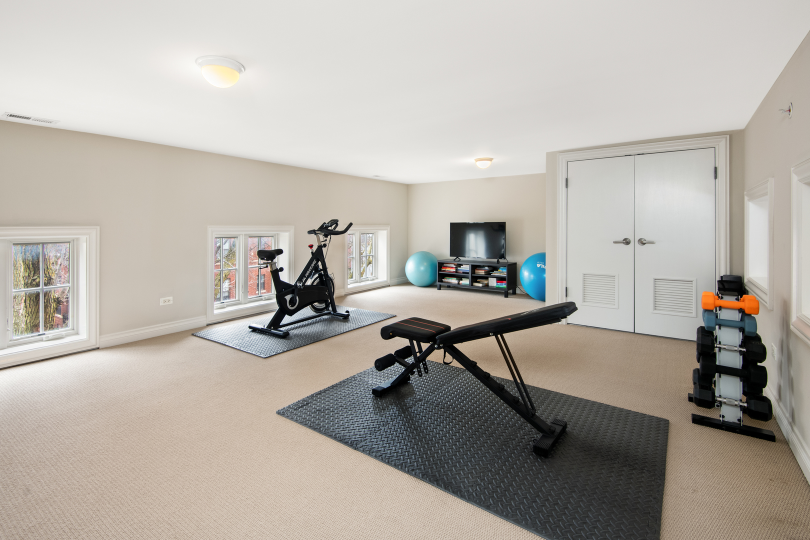 2706 N Mildred Avenue