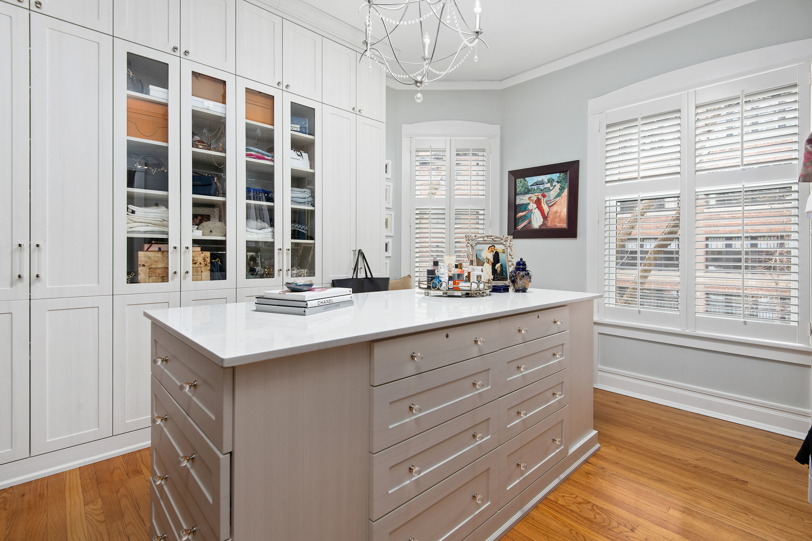 2305 N Commonwealth Avenue Unit: 1S