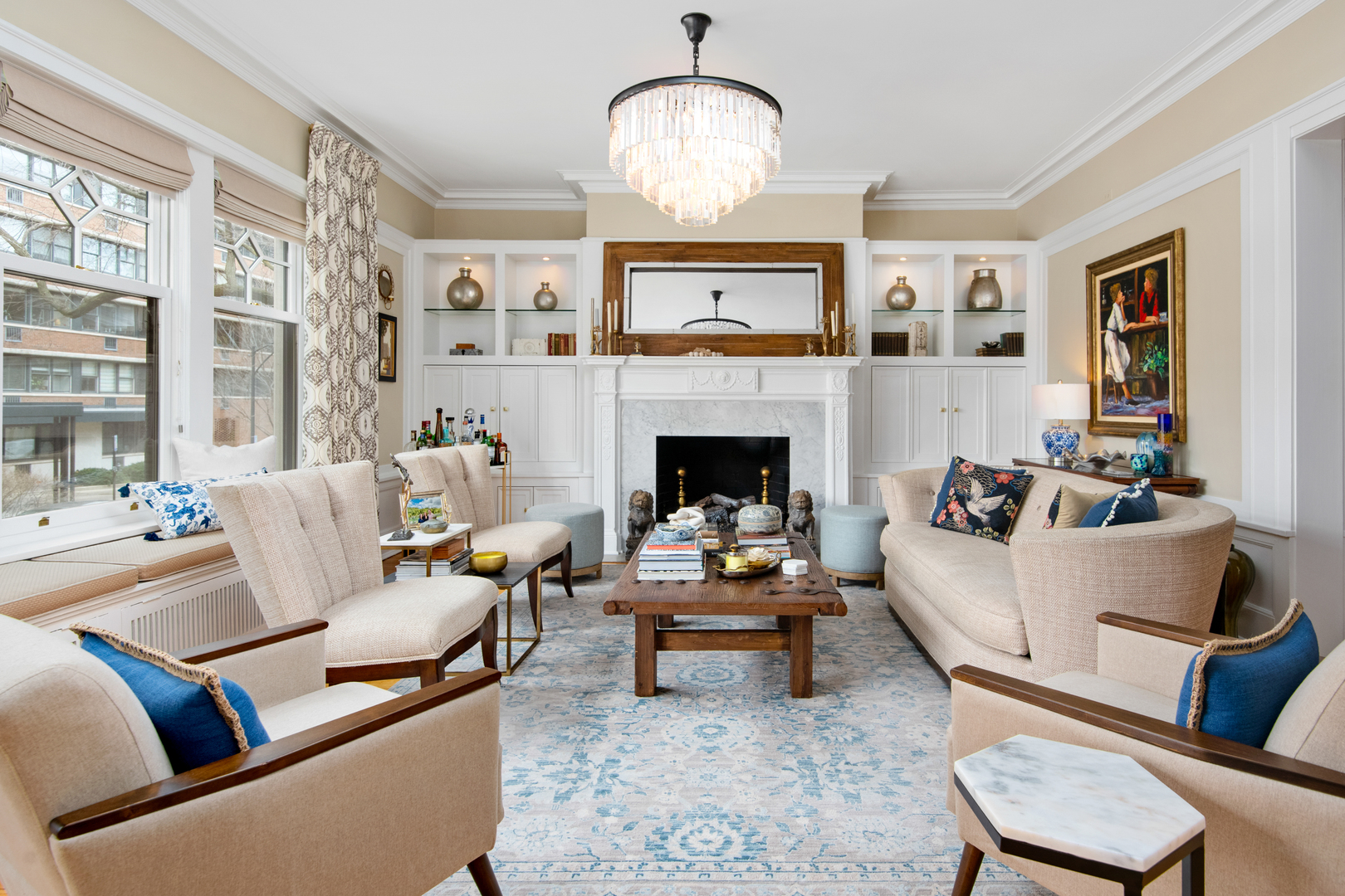 2305 N Commonwealth Avenue Unit: 1S