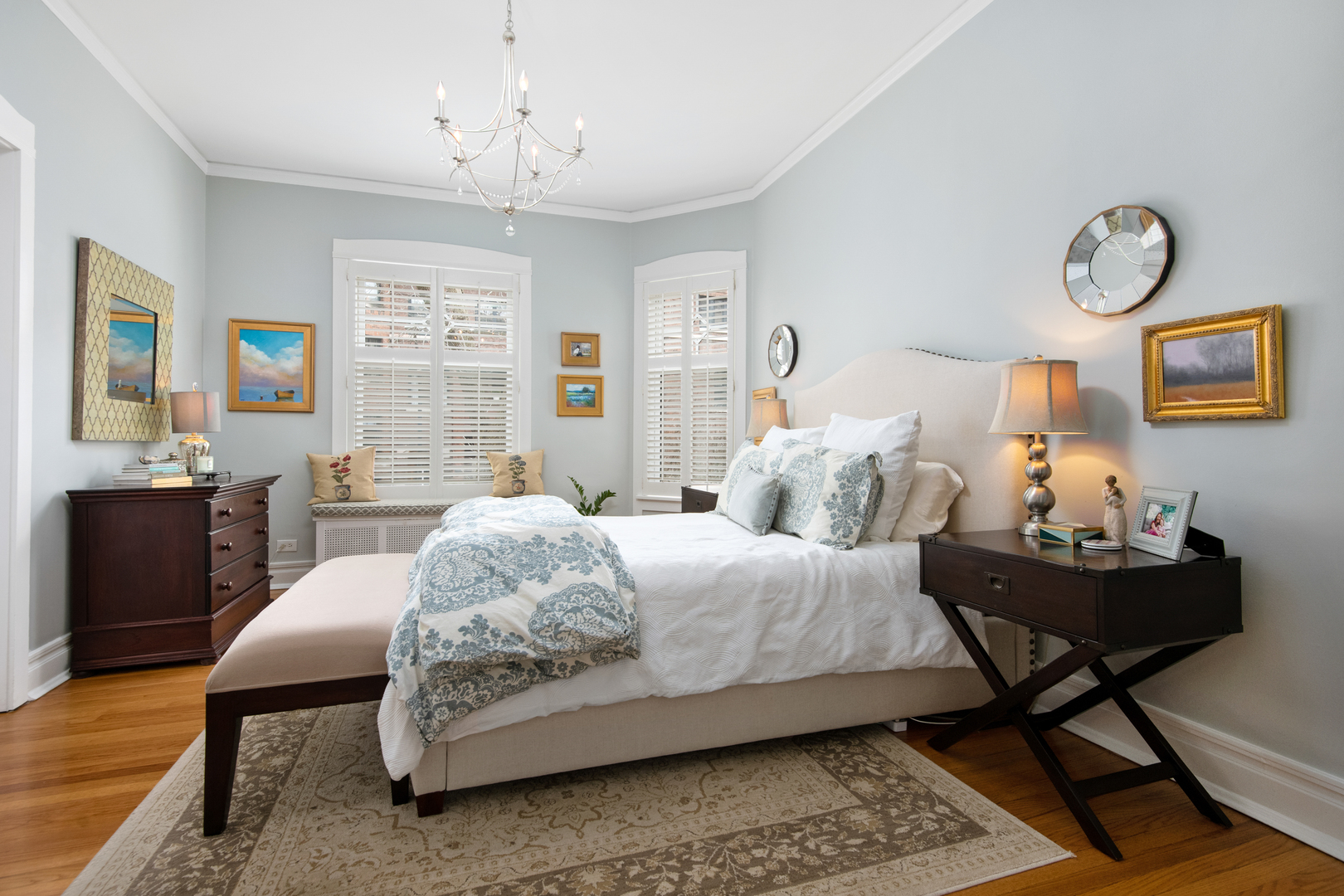 2305 N Commonwealth Avenue Unit: 1S