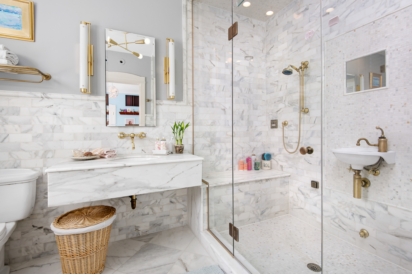 2305 N Commonwealth Avenue Unit: 1S