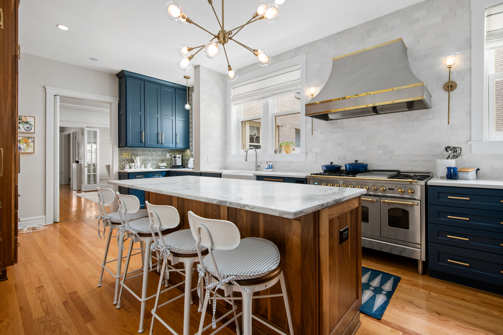 2305 N Commonwealth Avenue Unit: 1S