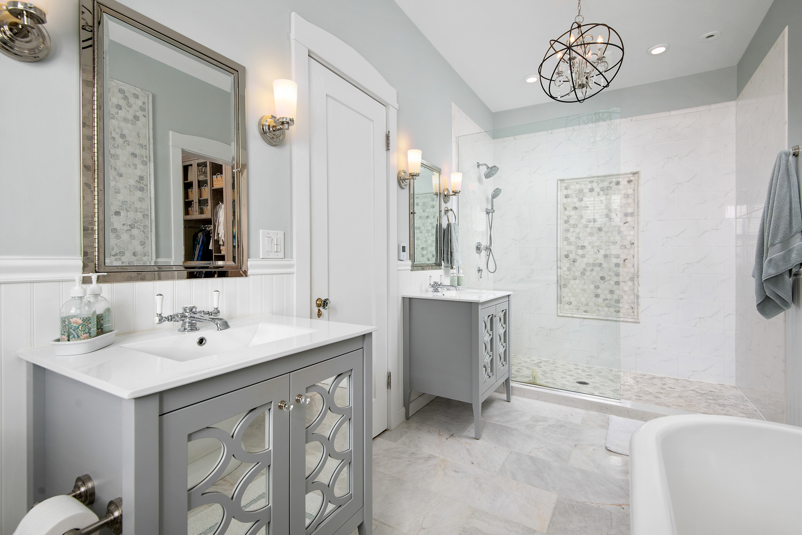 2305 N Commonwealth Avenue Unit: 1S