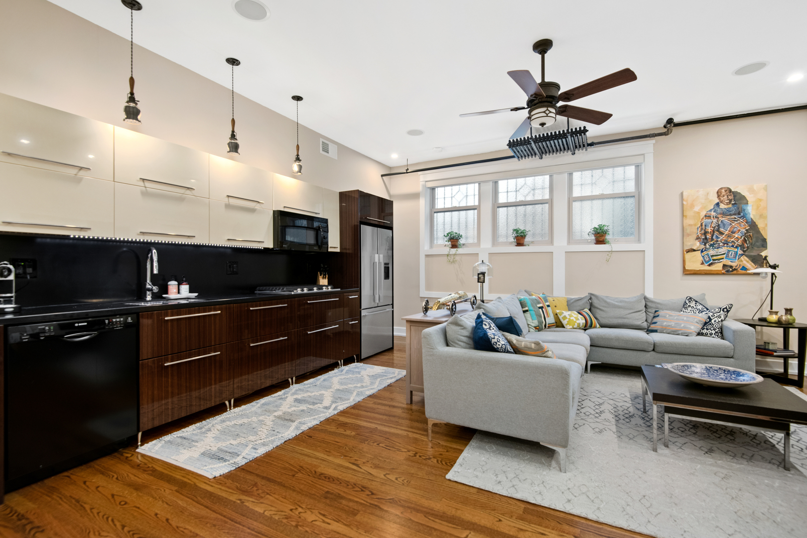 2305 N Commonwealth Avenue Unit: 1S