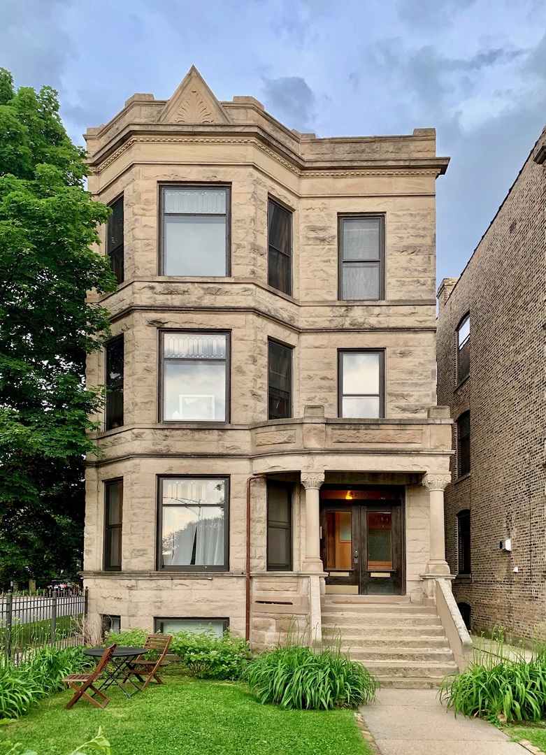2901 W Logan Boulevard Unit: 1