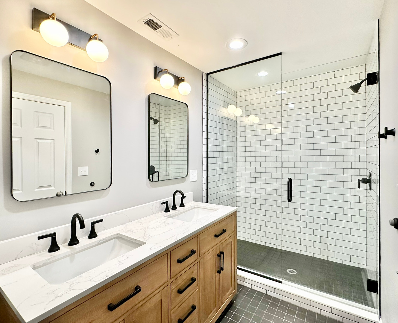 2901 W Logan Boulevard Unit: 1