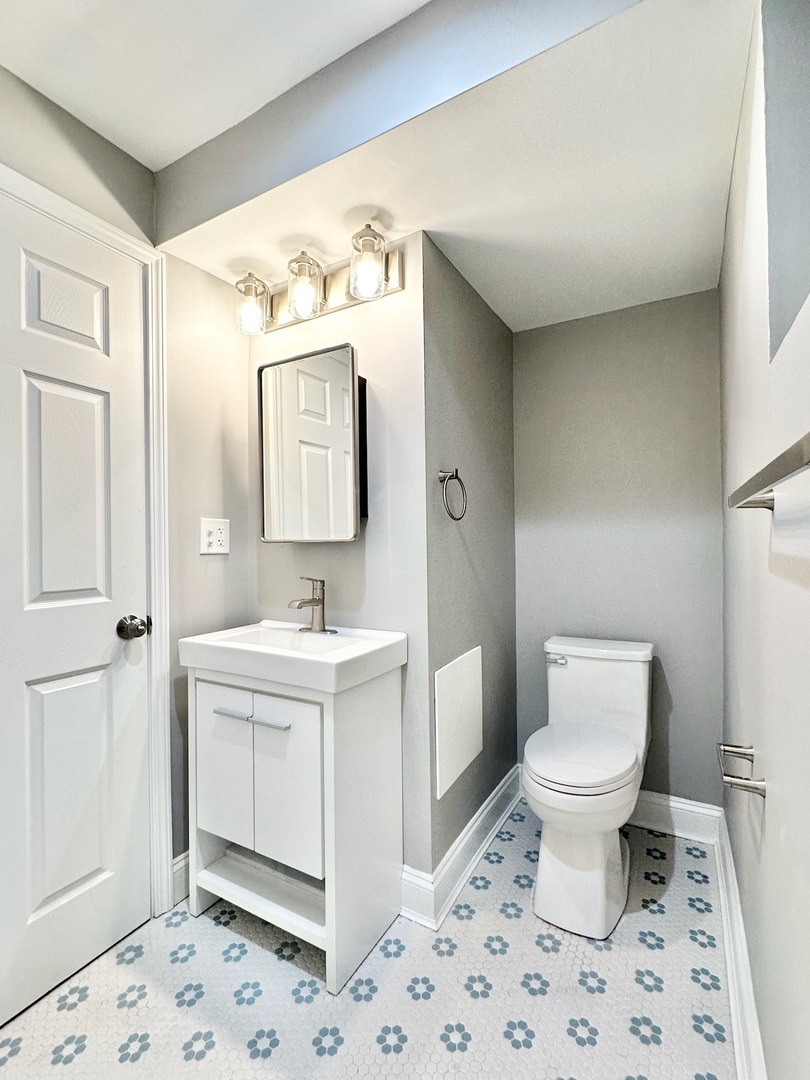 2901 W Logan Boulevard Unit: 1