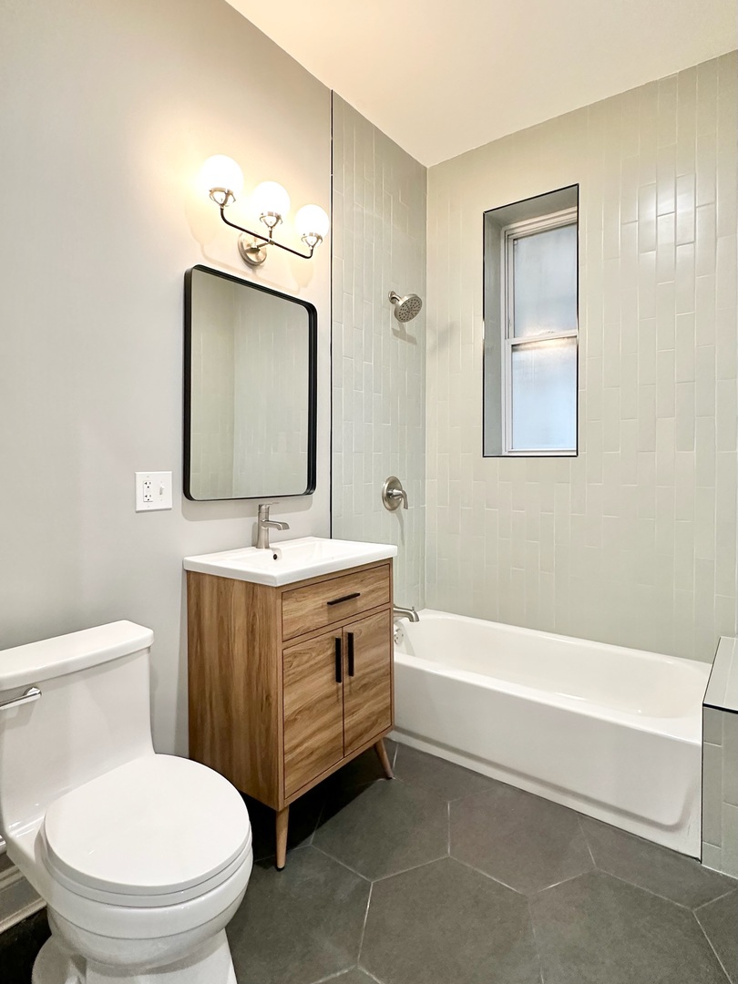 2901 W Logan Boulevard Unit: 1