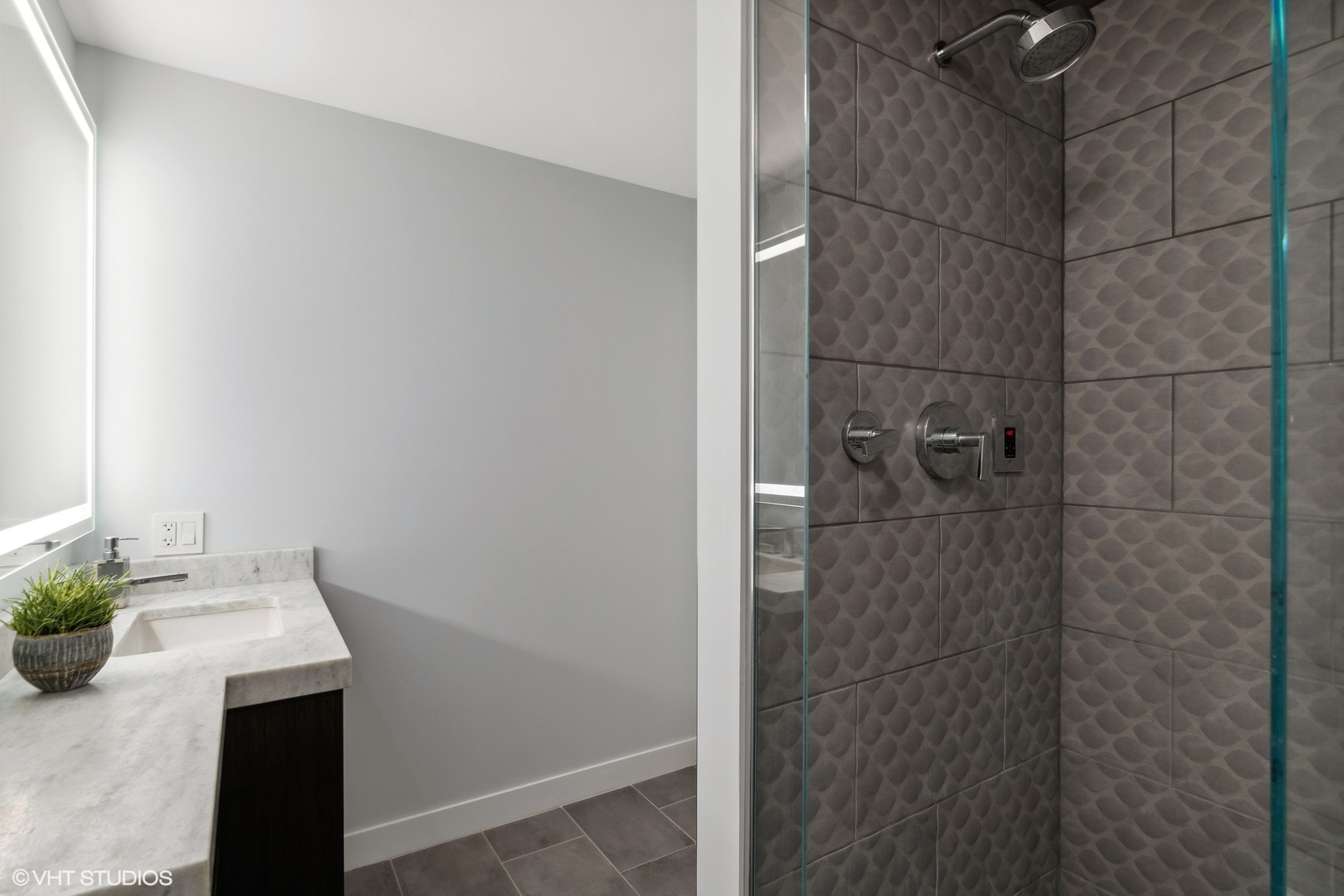 1630 Sheridan Road Unit: 8J