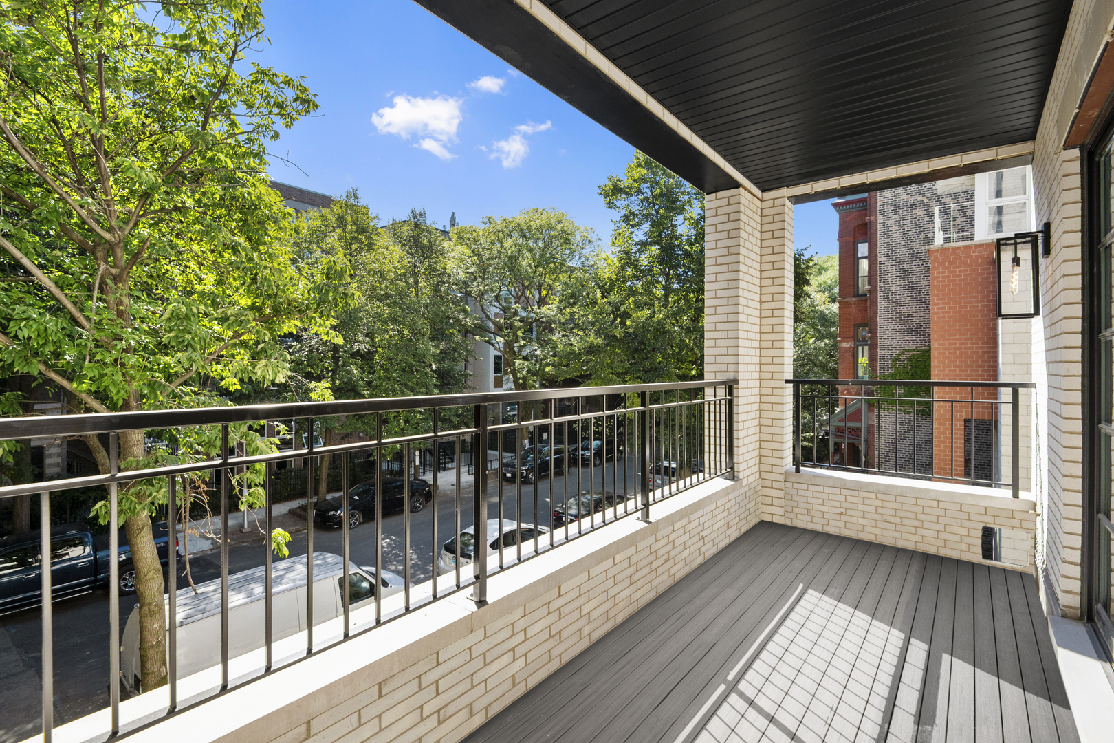 1524 N Mohawk Street Unit: 2
