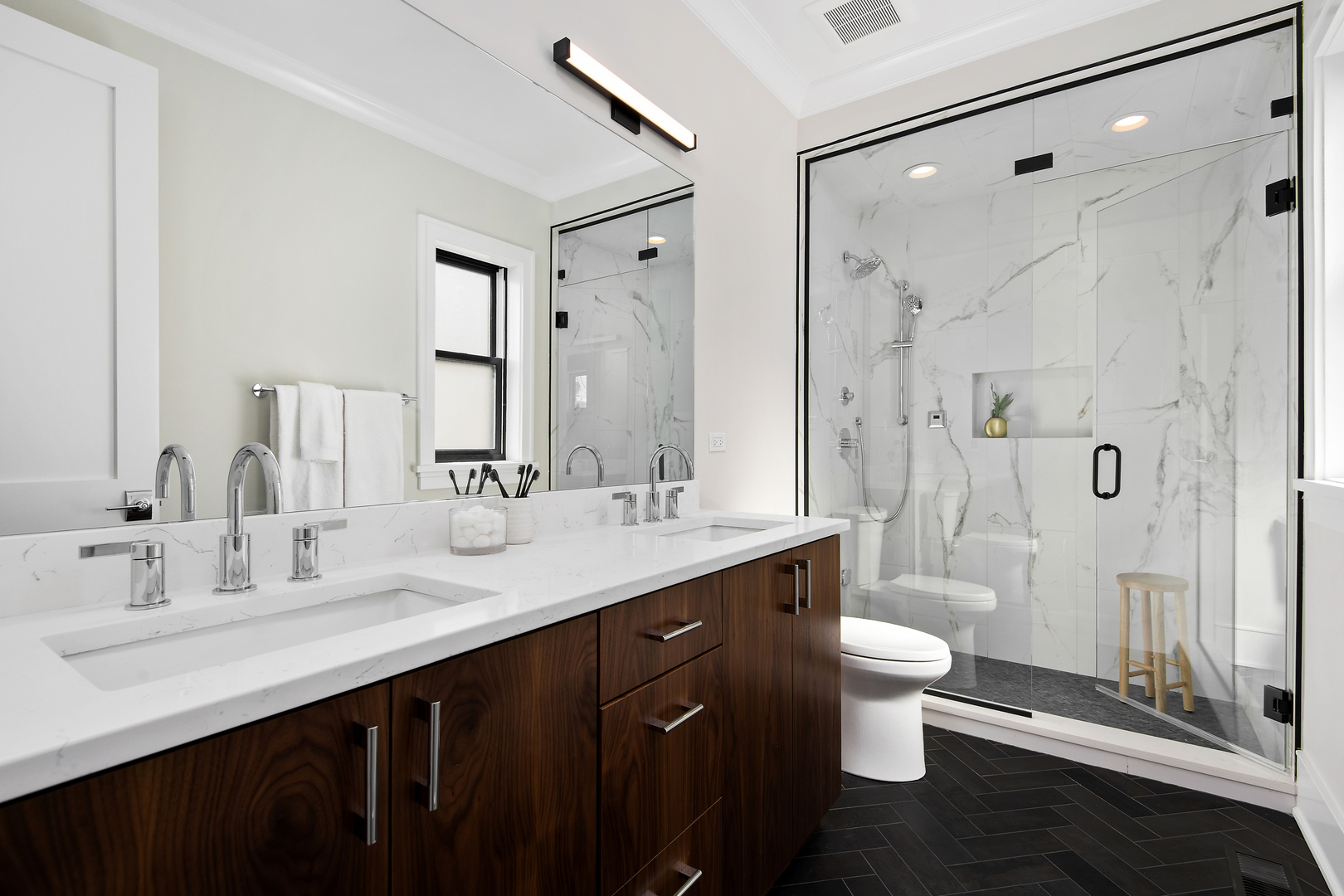 1524 N Mohawk Street Unit: 2
