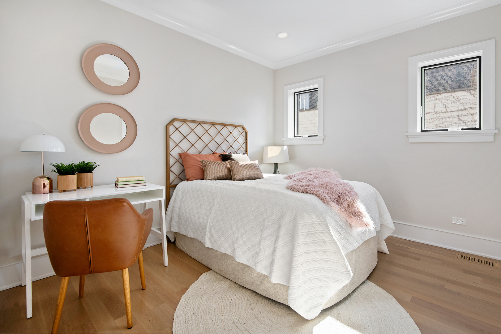 1524 N Mohawk Street Unit: 2