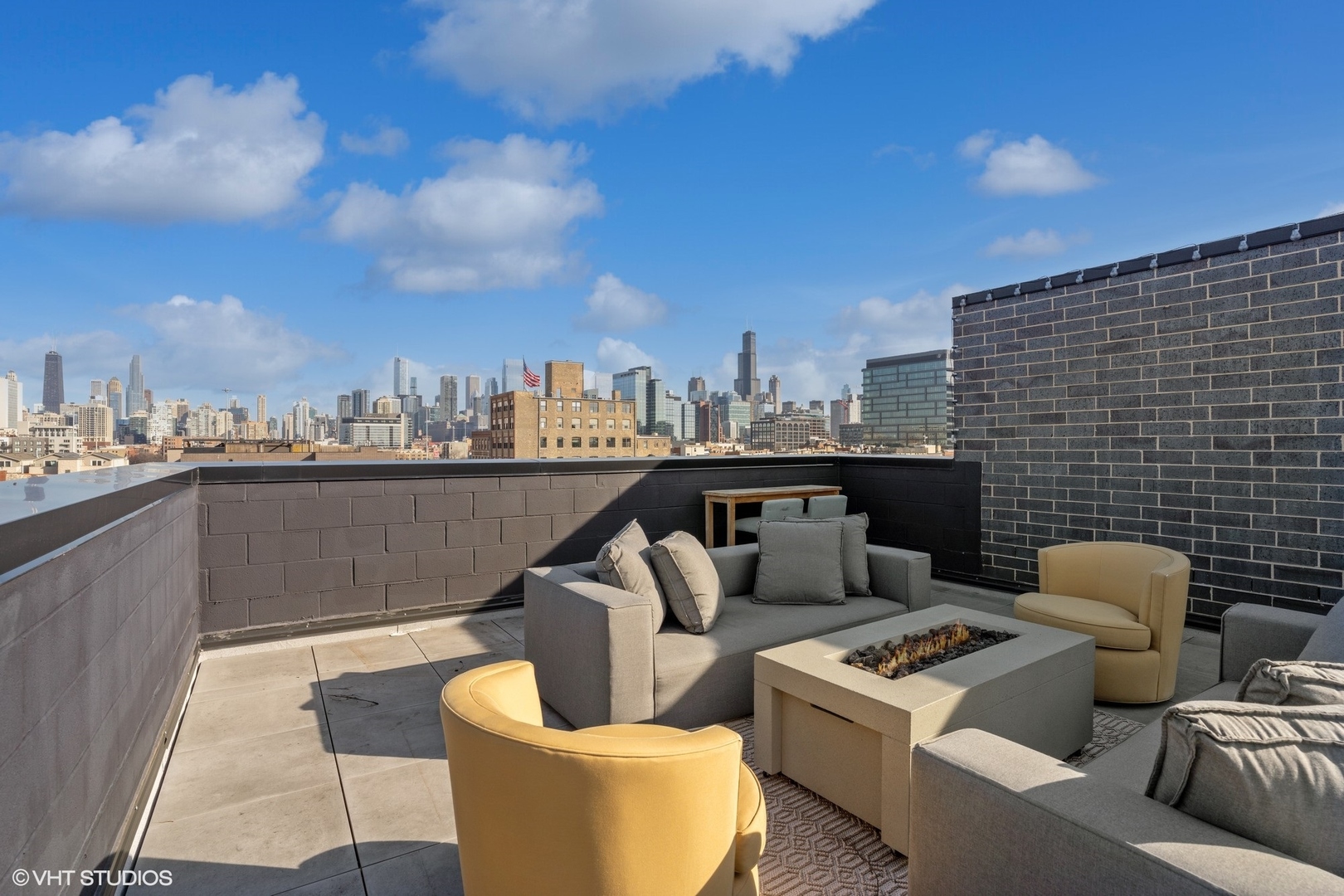 550 N Ogden Avenue Unit: 5N