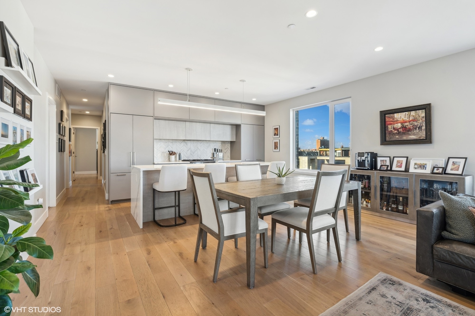 550 N Ogden Avenue Unit: 5N