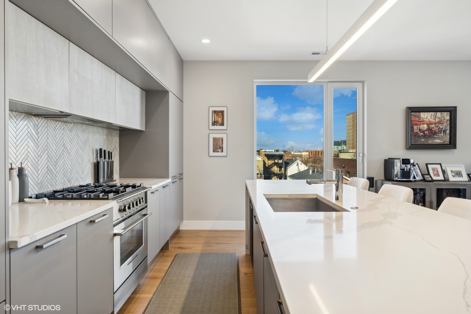 550 N Ogden Avenue Unit: 5N