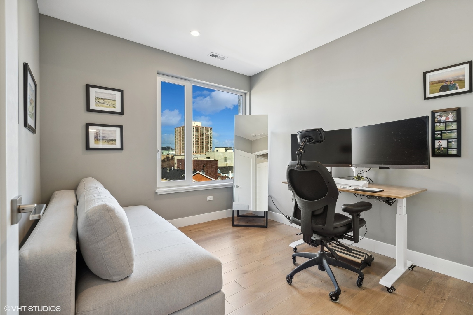 550 N Ogden Avenue Unit: 5N