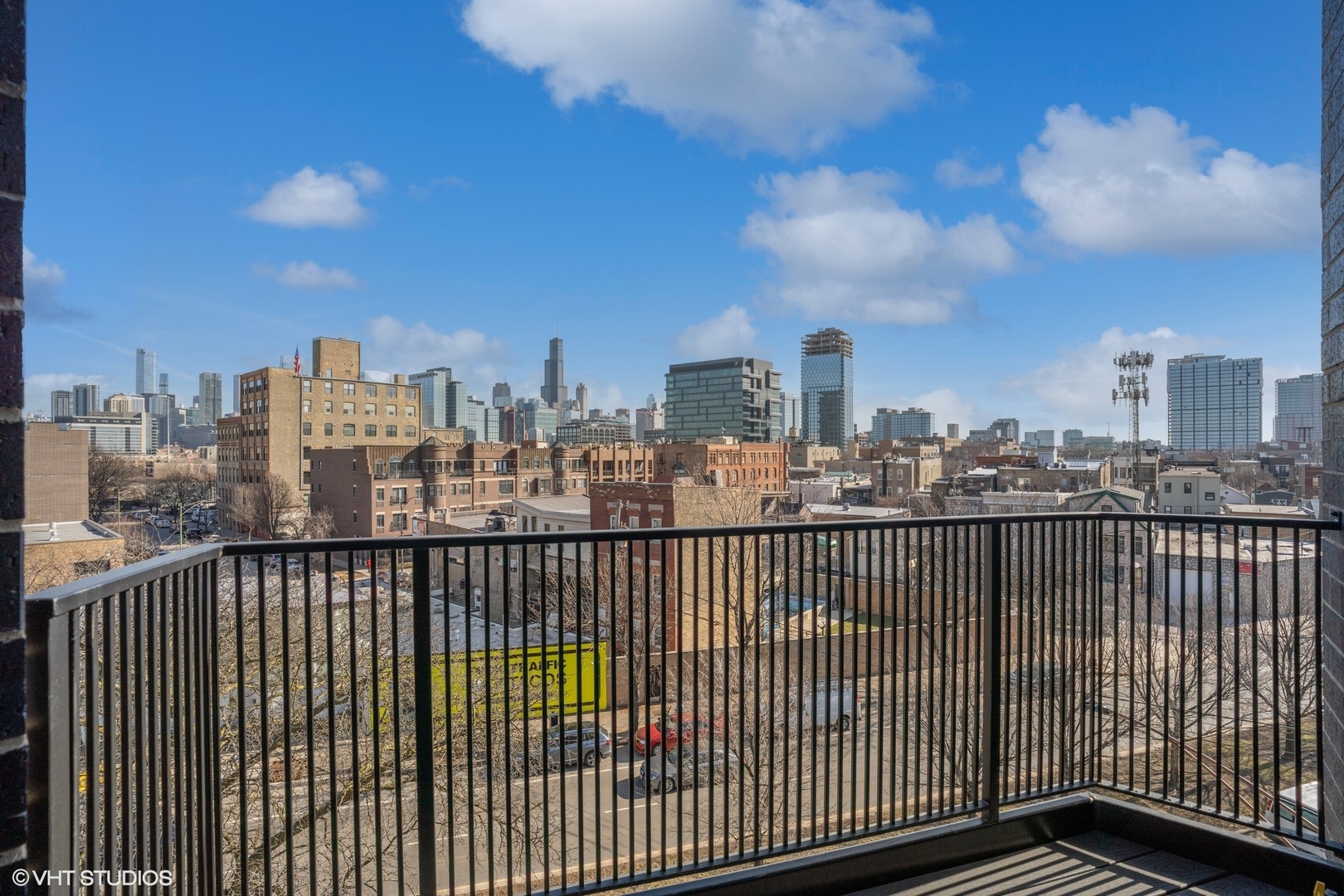 550 N Ogden Avenue Unit: 5N