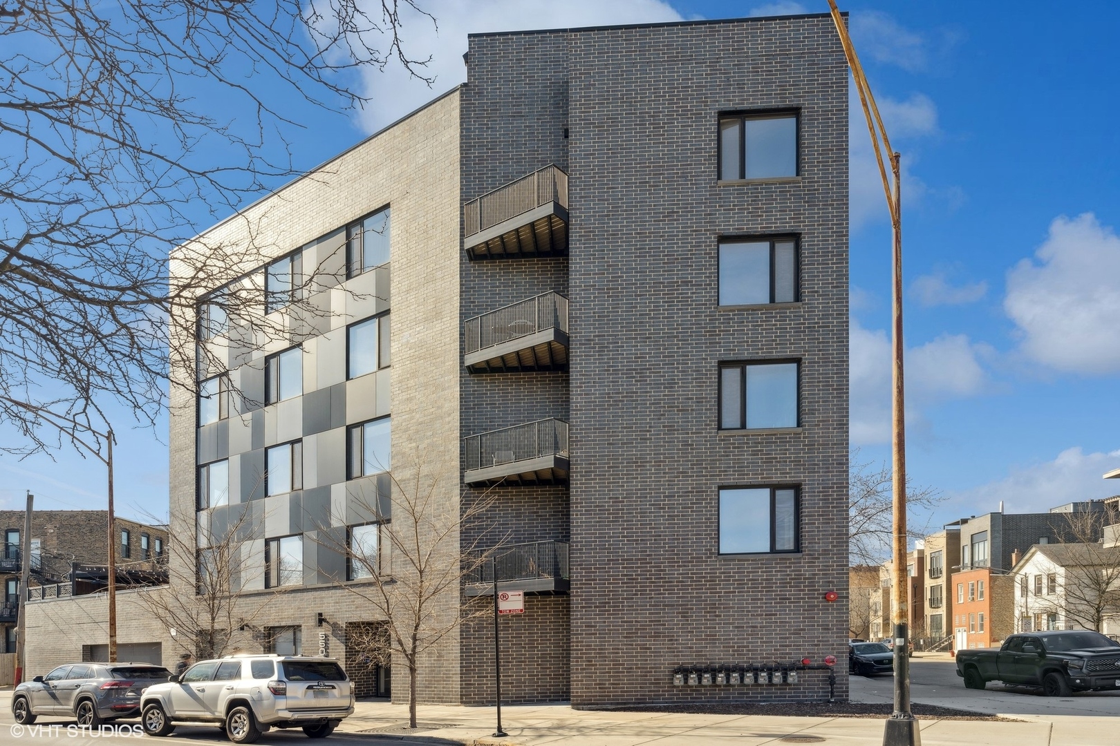 550 N Ogden Avenue Unit: 5N