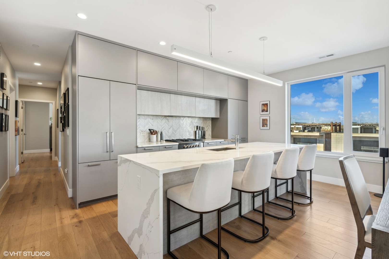 550 N Ogden Avenue Unit: 5N