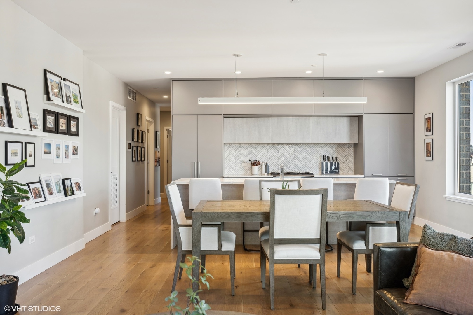 550 N Ogden Avenue Unit: 5N