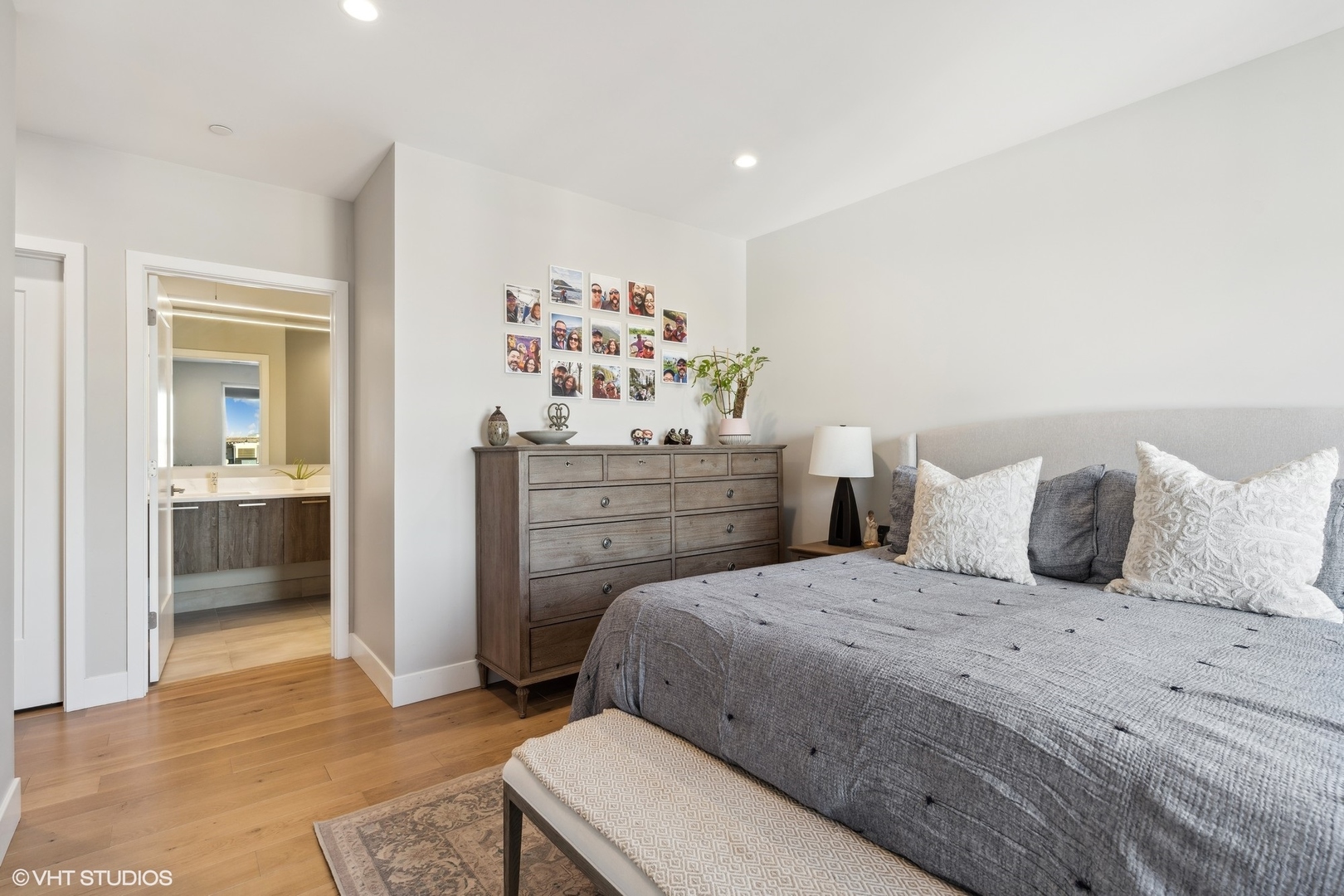 550 N Ogden Avenue Unit: 5N