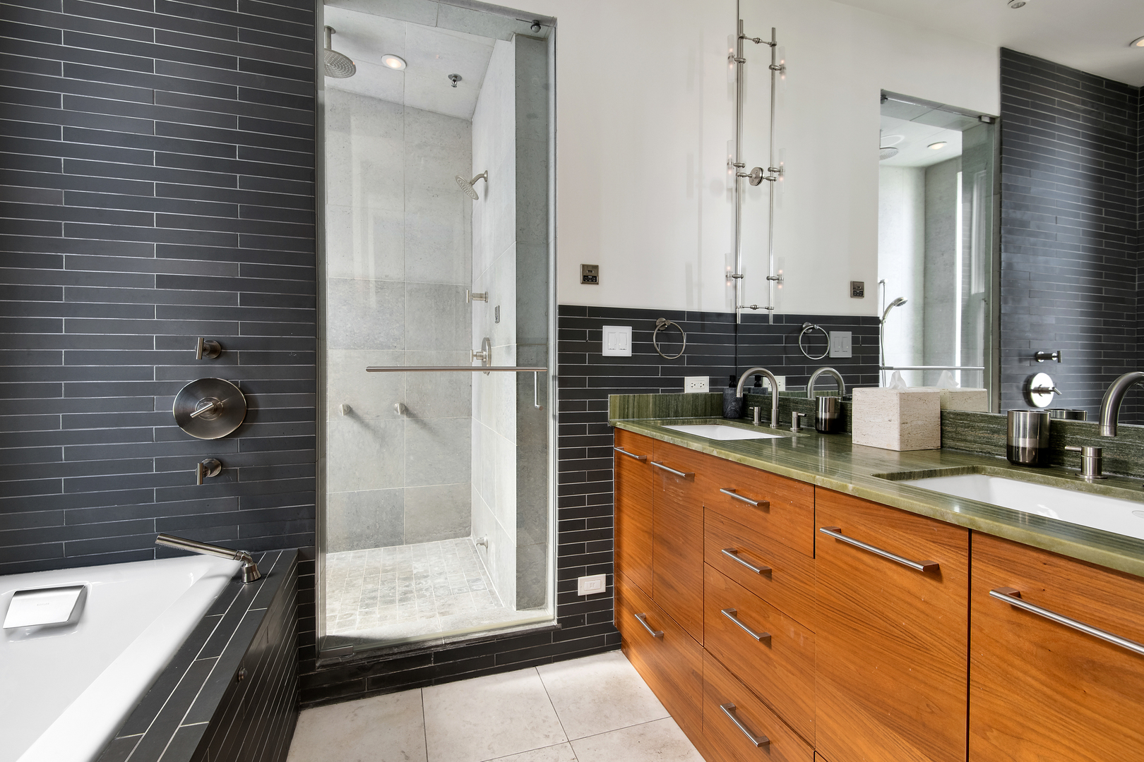 1708 N Mohawk Street