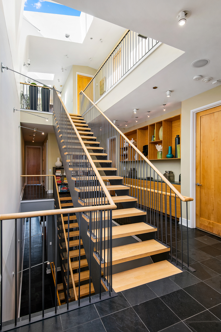 1708 N Mohawk Street