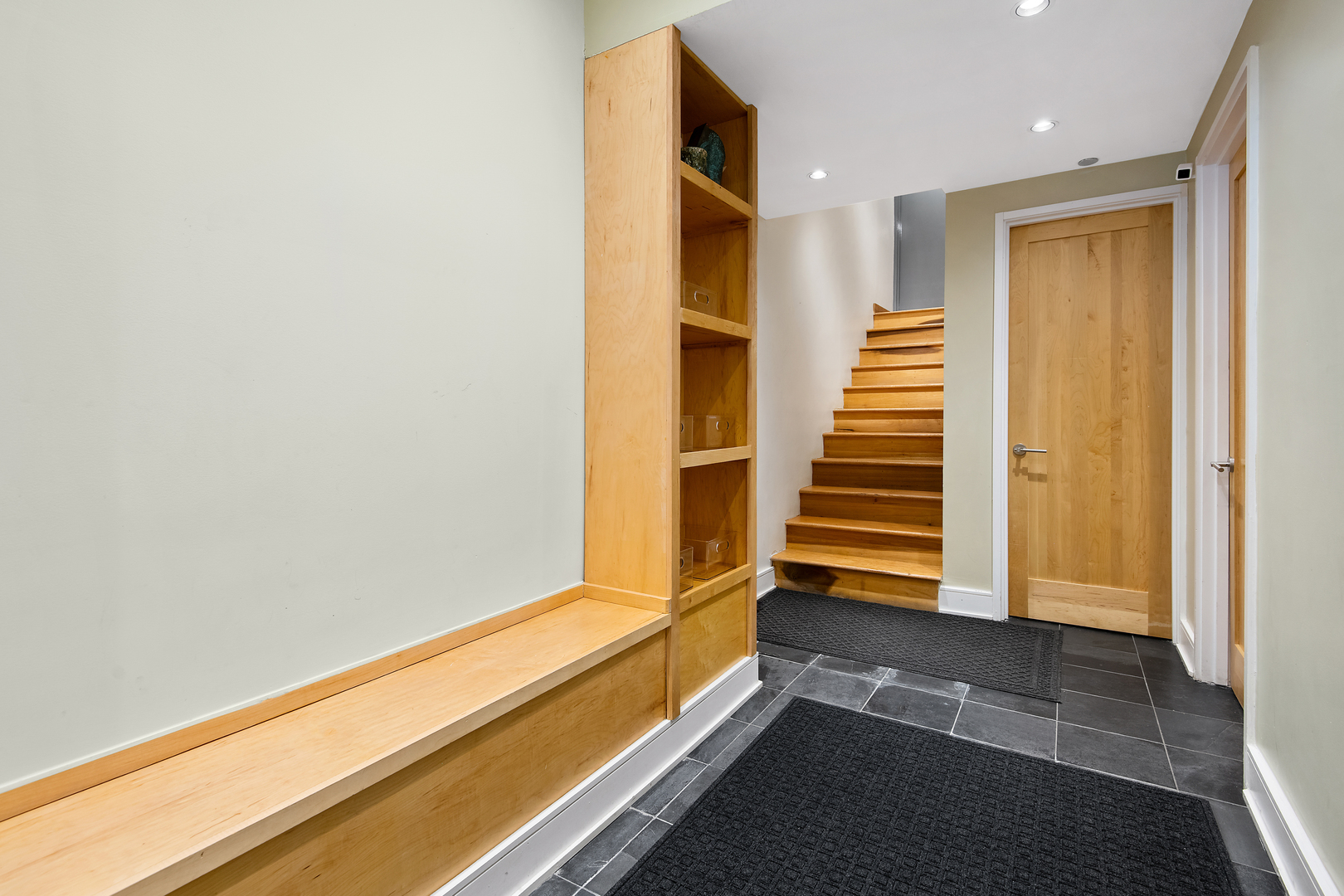 1708 N Mohawk Street