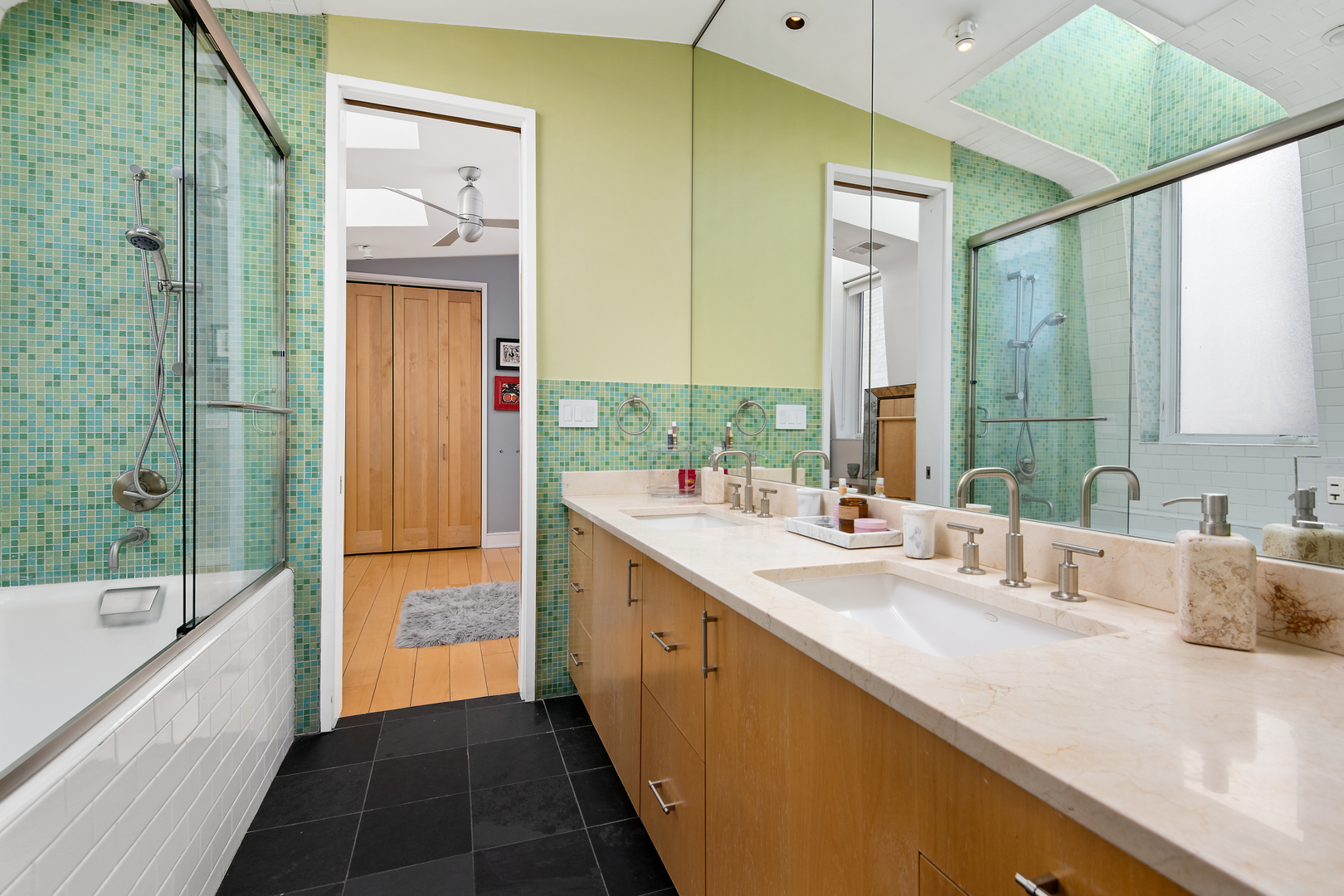 1708 N Mohawk Street