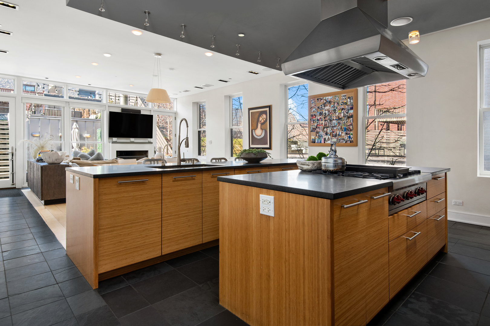 1708 N Mohawk Street