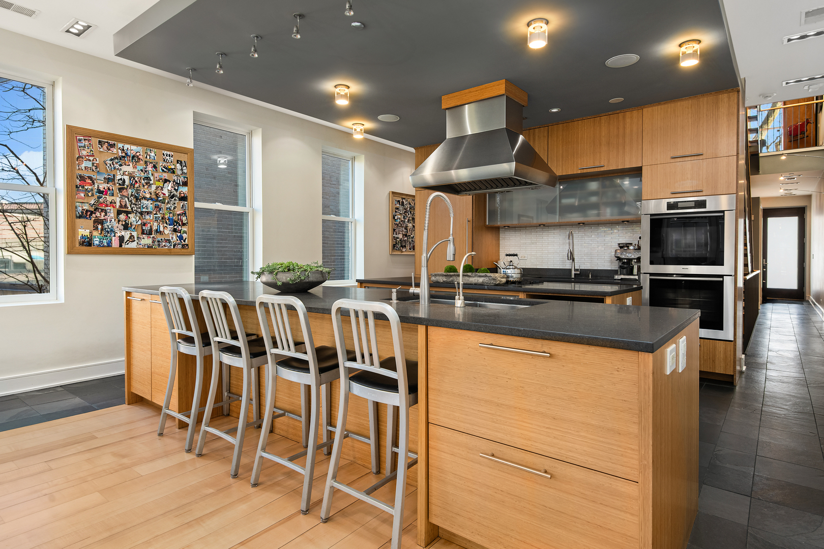 1708 N Mohawk Street