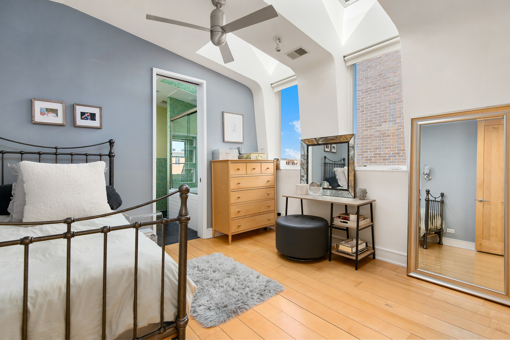 1708 N Mohawk Street