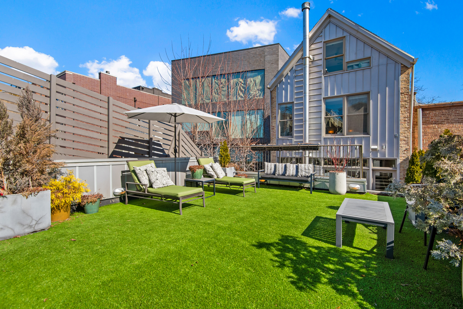 1708 N Mohawk Street