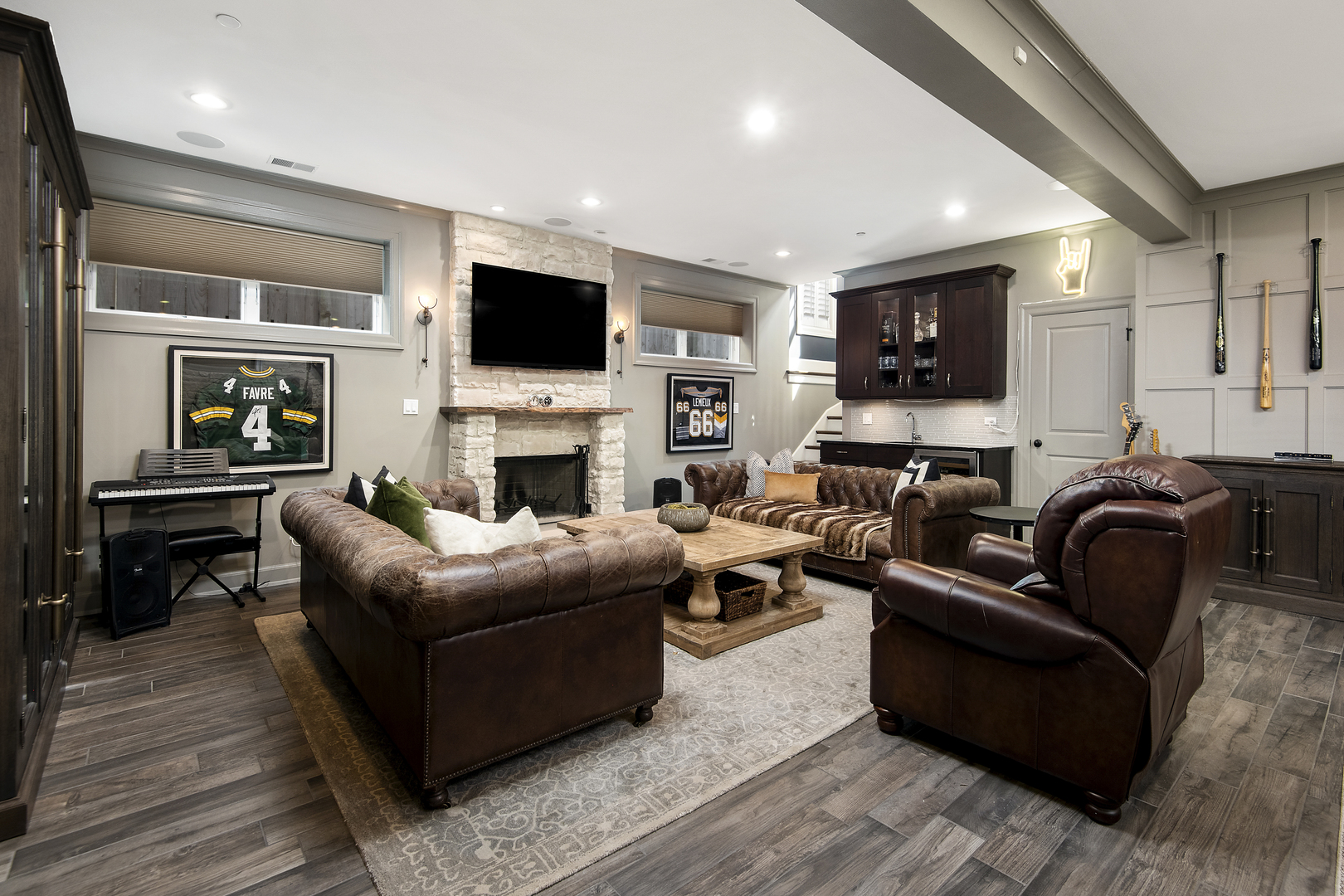 3649 N Paulina Street