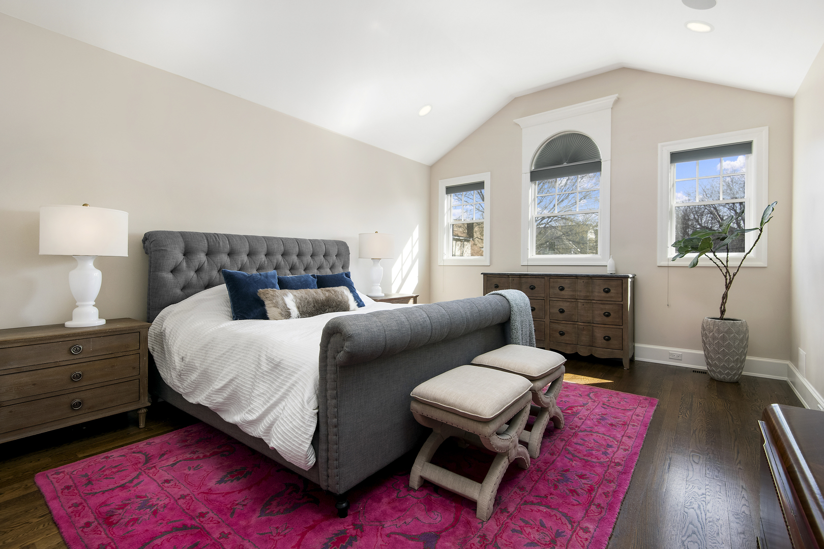 3649 N Paulina Street