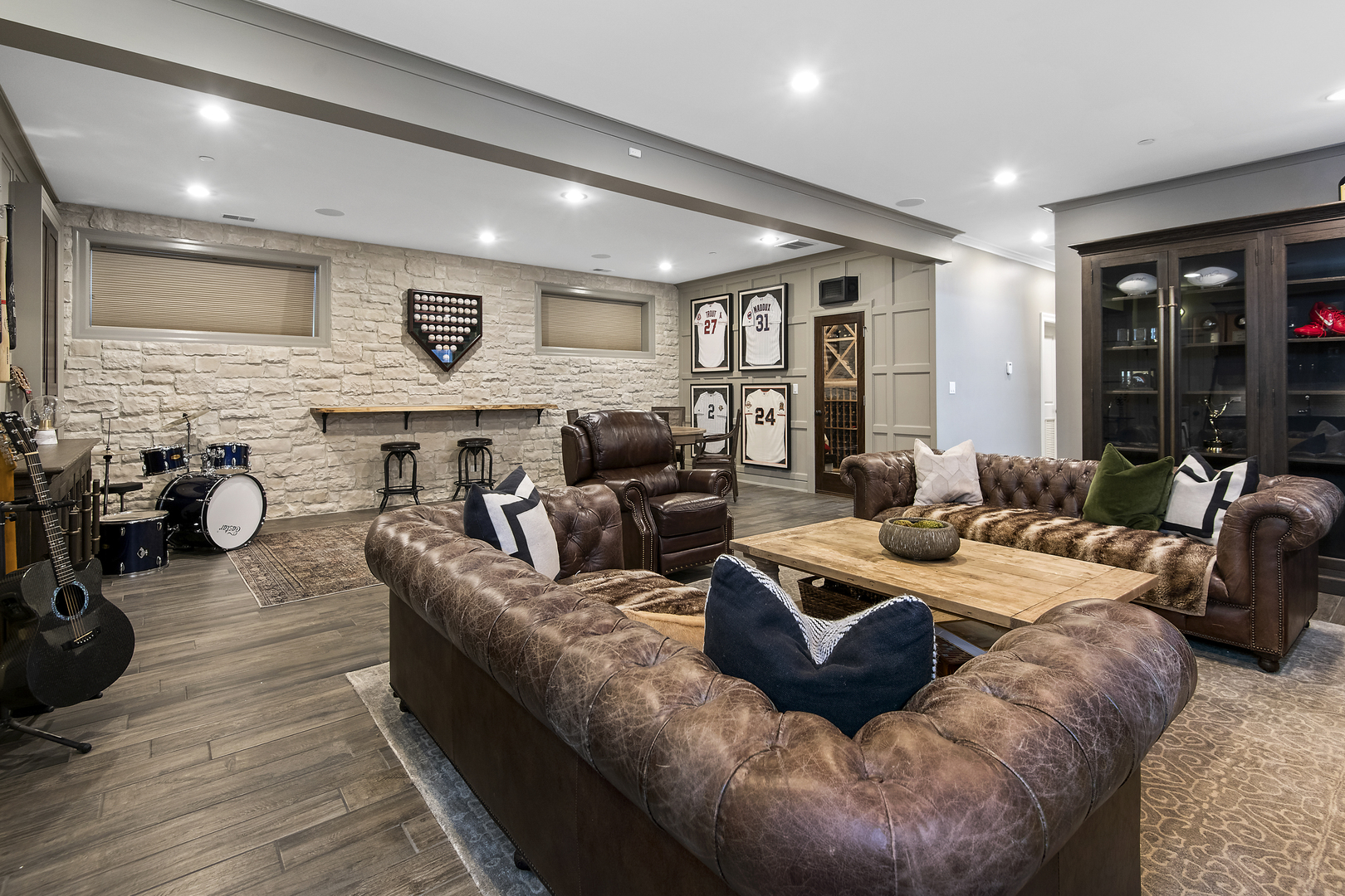 3649 N Paulina Street