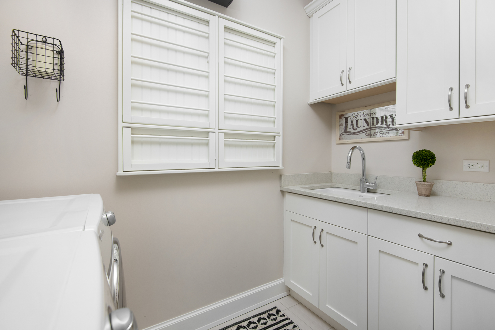 3649 N Paulina Street