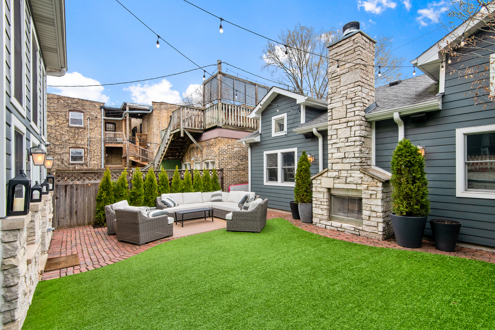 3649 N Paulina Street