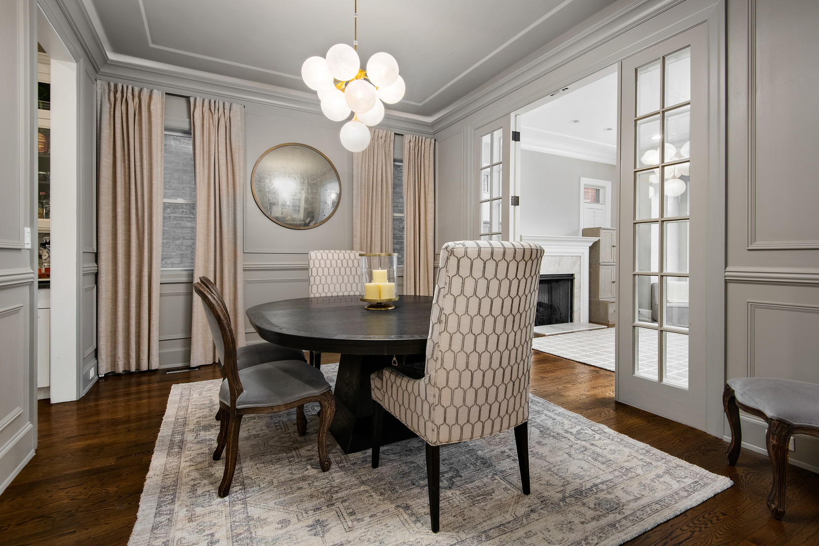 3649 N Paulina Street