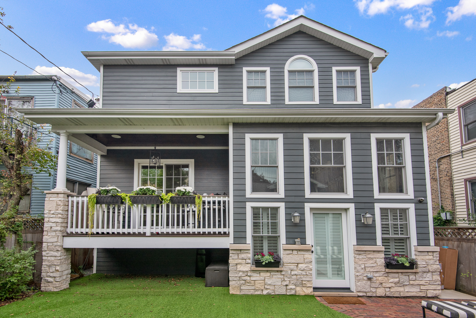 3649 N Paulina Street